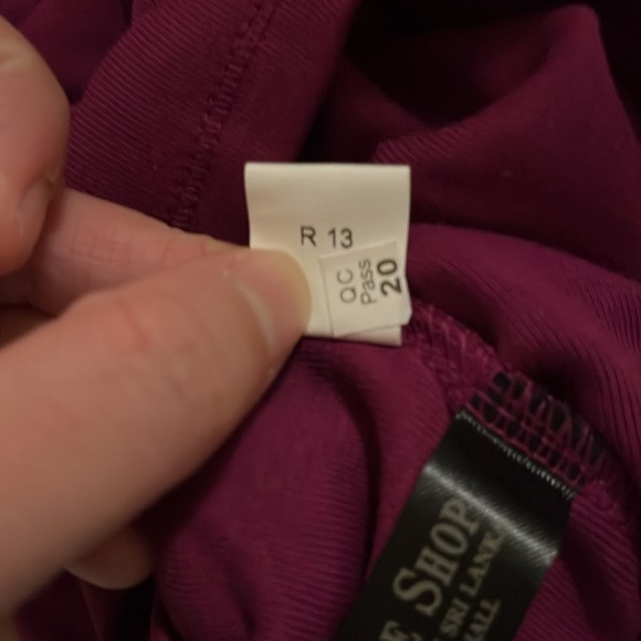 Victoria’s Secret Magenta Low V Neck 3/4 Sleeve 100% Cotton Tee XS - Picture 7 of 8